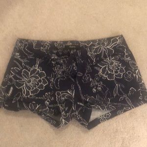 Size 0 women’s express shorts